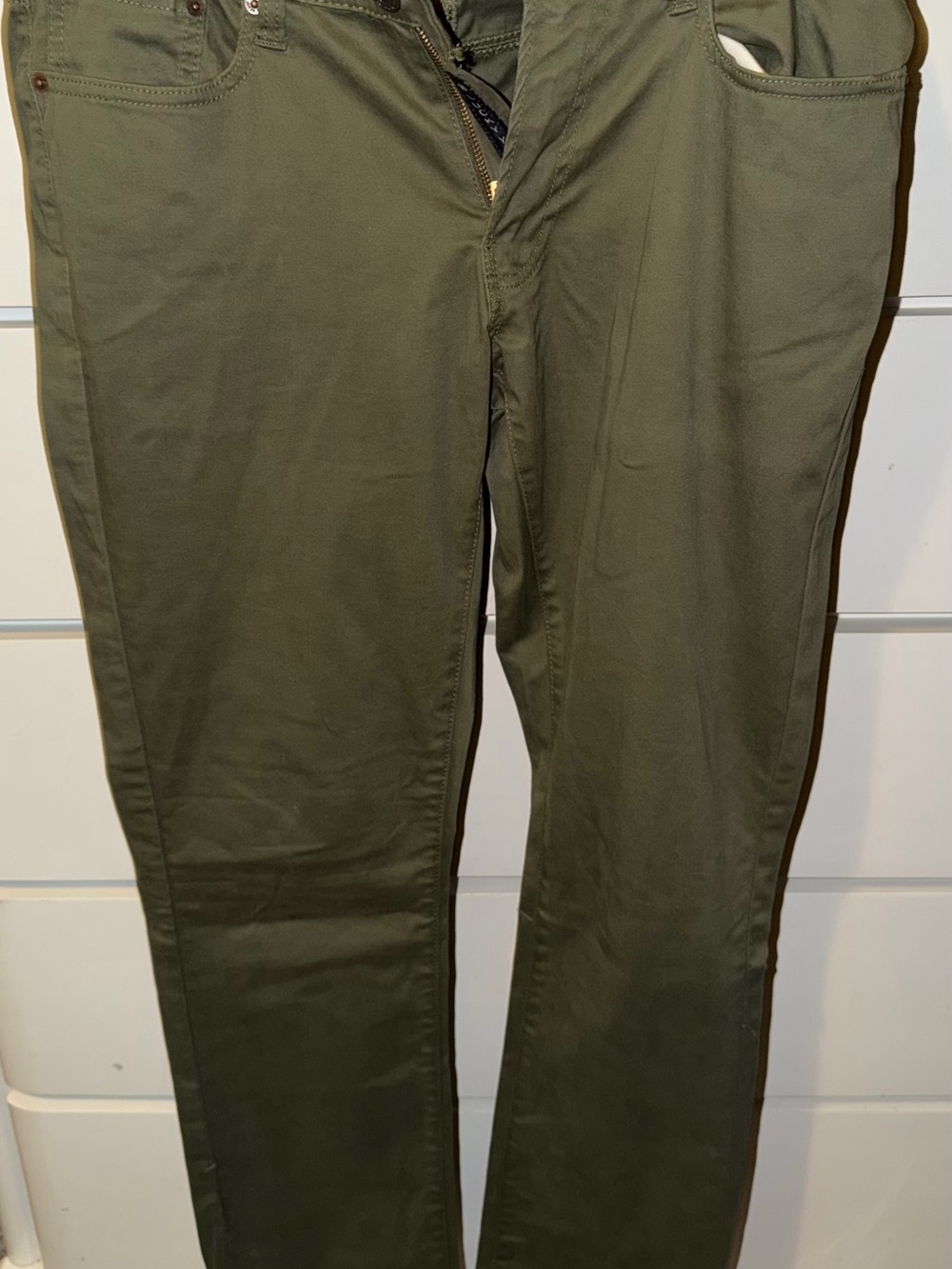 Lucky Brand Men's Athletic Slim Olive Chinos